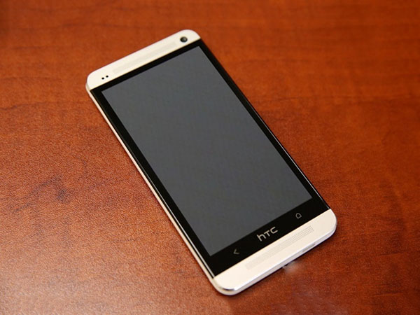 Màn hình cảm ứng HTC bị đơ
