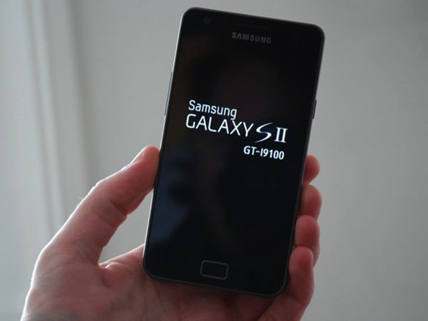Khắc phục lỗi màn hình Galaxy S2 bị ám màu